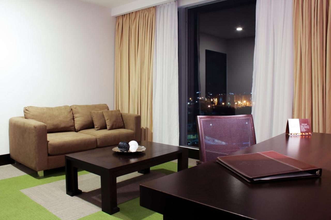 Barquisimeto Hotel Trinitarias Suites מראה חיצוני תמונה