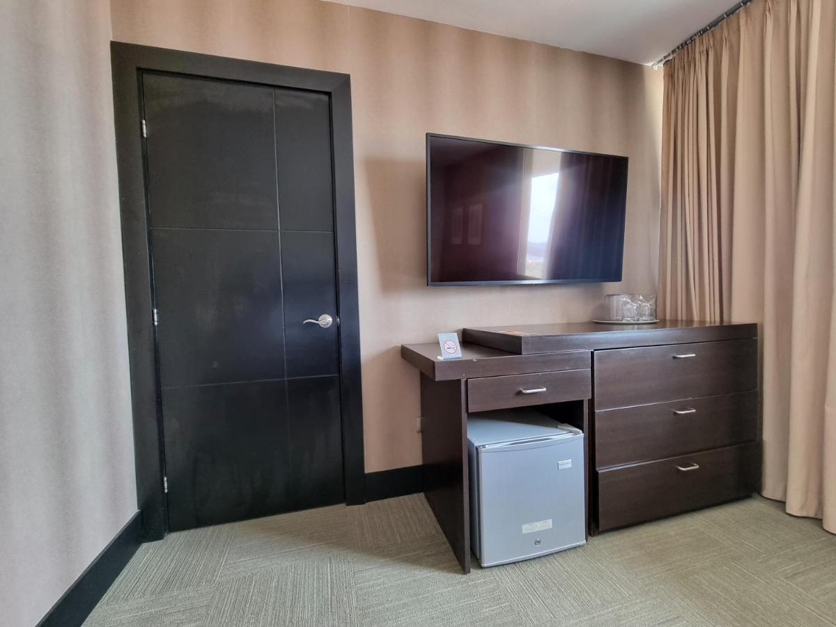 Barquisimeto Hotel Trinitarias Suites מראה חיצוני תמונה